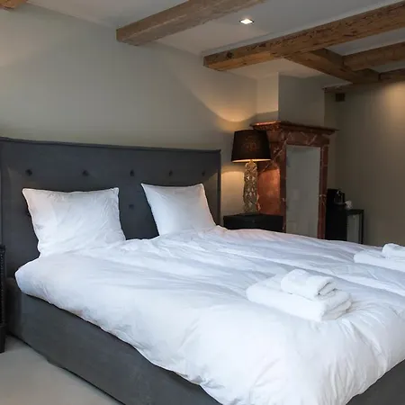 Prince Canal Suite *