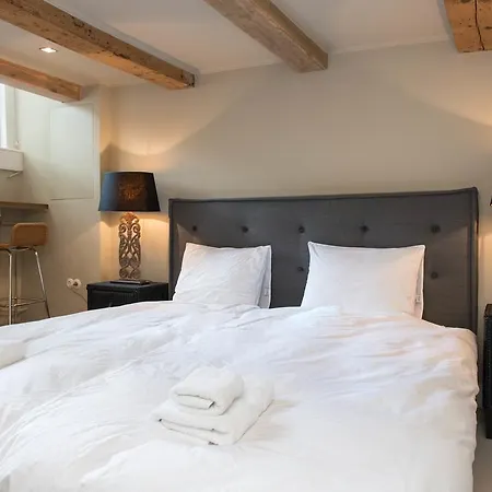 Prince Canal Suite Bed & Breakfast *